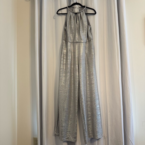 Donna Ricco Pants - Donna Ricco Shimmering Silver Wide Leg Jumpsuit Silver Necklace Pockets Womens 8